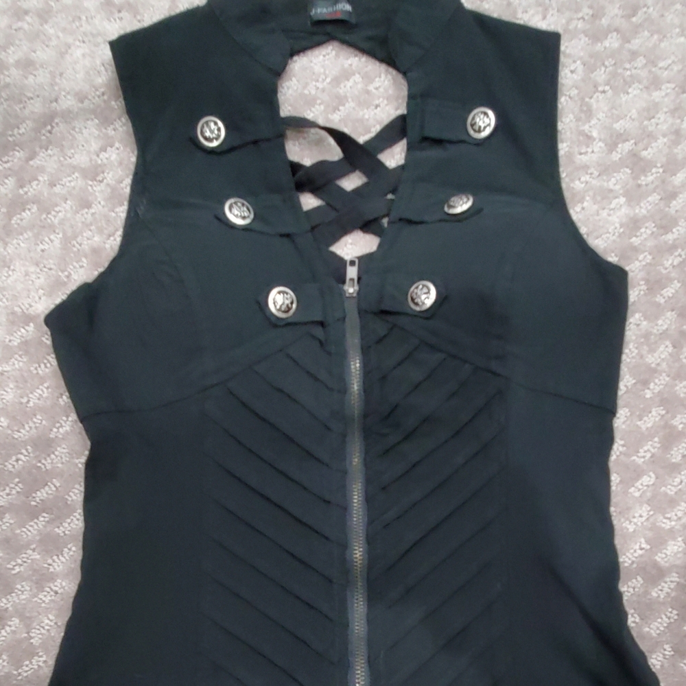 Form fitting top